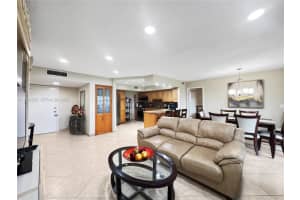 200 Diplomat Pkwy 533 Hallandale Beach, FL 33009 - MLS#A11941526