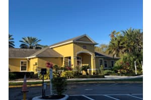 8201 Claire Ann Drive 102 Orlando, FL 32835 - MLS#A11941544