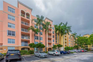 19601 E Country Club Dr 7104, Aventura
