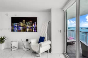 1200 Brickell Bay Dr 2807 Miami, FL 33131 - MLS#A11941634