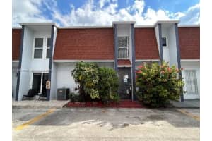 318 Nw 107th Ave 2b, Miami