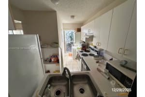 318 Nw 107th Ave 2b Miami, FL 33172 - MLS#A11941732