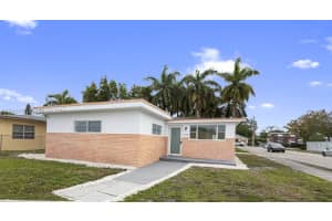 988 Nw 10th St Hallandale Beach, FL 33009 - MLS#A11941818