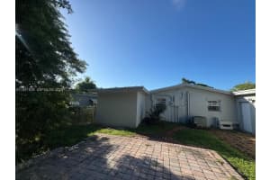 6241 Nw 12th St Sunrise, FL 33313 - MLS#A11941838