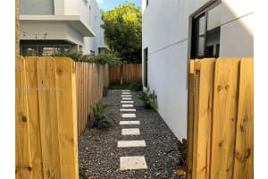 3376 Perry Frow Dr B Miami, FL 33133 - MLS#A11941854