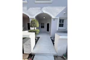 119 Sw 168th Ter 119 Pembroke Pines, FL 33027 - MLS#A11941868