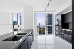 1080 Brickell Ave 3900-3901 Miami, FL 33131 - MLS#A11941874