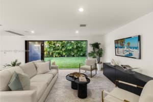 435 W 43rd St Miami Beach, FL 33140 - MLS#A11941878