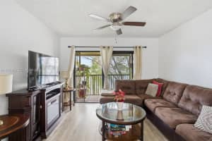 5501 Lakeside Dr 204 Margate, FL 33063 - MLS#A11941920