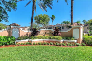 502 Sw 158th Ter 203 Pembroke Pines, FL 33027 - MLS#A11941948