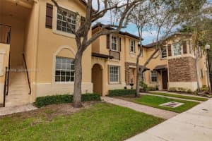 9333 Sw 227th St 6-6, Cutler Bay