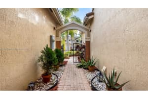 3889 Tree Top Dr 3889 Weston, FL 33332 - MLS#A11941997