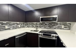 16950 W Dixie Hwy 330 North Miami Beach, FL 33160 - MLS#A11942036