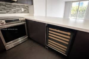 16950 W Dixie Hwy 330 North Miami Beach, FL 33160 - MLS#A11942036