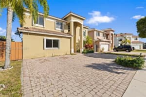 16301 Sw 70th St Miami, FL 33193 - MLS#A11942056