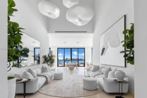 33 E Dilido Dr Miami Beach, FL 33139 - MLS#A11942169