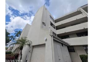 114 Lake Emerald Dr 104, Oakland Park