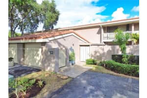 205 Bonnie Brae Way 33, Hollywood