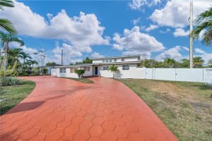 8241 Sw 12th Ter Miami, FL 33144 - MLS#A11942365