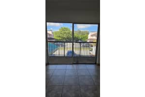 8005 Lake Dr 201 Doral, FL 33166 - MLS#A11942367