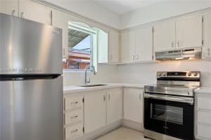 2700 Pierce St APT 2, Hollywood, FL 33020, - MLS#A11942369