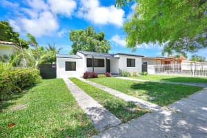 2261 Sw 26th St, Miami