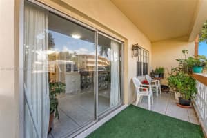 11840 19th Dr , North Miami, FL 33181 - MLS#A11942473