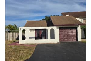 6905 Sw 104th Ct Miami, FL 33173 - MLS#A11942480