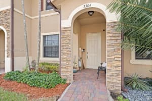 3304 W 92nd Pl Hialeah, FL 33018 - MLS#A11942492