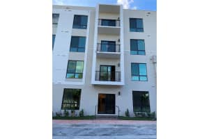 8001 Nw 41st St F-108, Doral