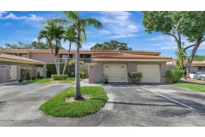 205 Dunwoody Ln 17-85, Hollywood