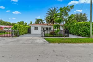 3855 Sw 1st St Miami, FL 33134 - MLS#A11942674