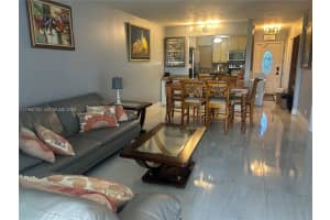 8900 Washington Blvd 405a Pembroke Pines, FL 33025 - MLS#A11942746