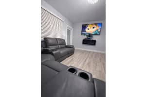 6305 Hayes St Hollywood, FL 33024 - MLS#A11942763