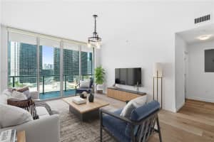 1111 Sw 1st Ave 2222-n, Miami