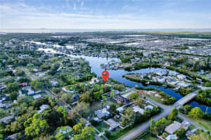302 5th St SW, Ruskin, FL 33570, - MLS#A11942807