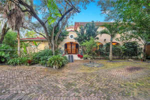 2496 Abaco Ave Miami, FL 33133 - MLS#A11942810