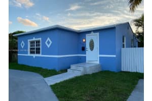 320 S 28th Ave Hollywood, FL 33020 - MLS#A11942830