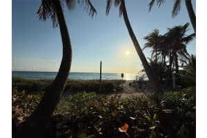 5784 N Surf Rd Hollywood, FL 33019 - MLS#A11942862