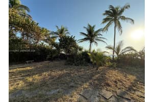 5784 N Surf Rd Hollywood, FL 33019 - MLS#A11942862