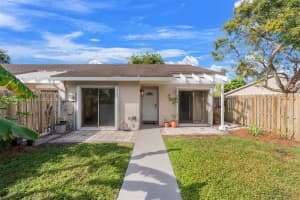 5149 E Lakes Dr Deerfield Beach, FL 33064 - MLS#A11942893