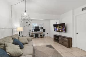 5844 Garfield St Hollywood, FL 33021 - MLS#A11942925