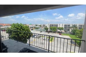 5625 W 20th Ave 404, Hialeah