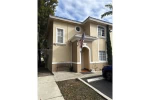 7070 Nw 174th Ter 101, Hialeah