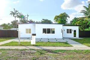 588 Palmetto Dr, Miami Springs
