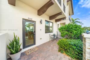 4648 Nw 83rd Ave Doral, FL 33166 - MLS#A11943037