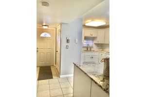 9410 N Hollybrook Lake Dr APT 103, Pembroke Pines, FL 33025, - MLS#A11943095