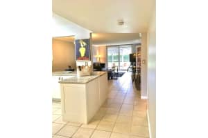 9410 N Hollybrook Lake Dr APT 103, Pembroke Pines, FL 33025, - MLS#A11943095