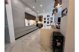 7782 Nw 18th St Pembroke Pines, FL 33024 - MLS#A11943106