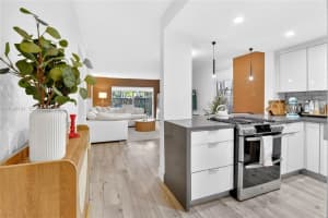 6902 N Kendall Dr E101, Pinecrest 6902 N Kendall Dr E101, Pinecrest